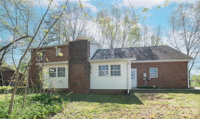 1421 Windsor Street NE, Lenoir, NC 28645