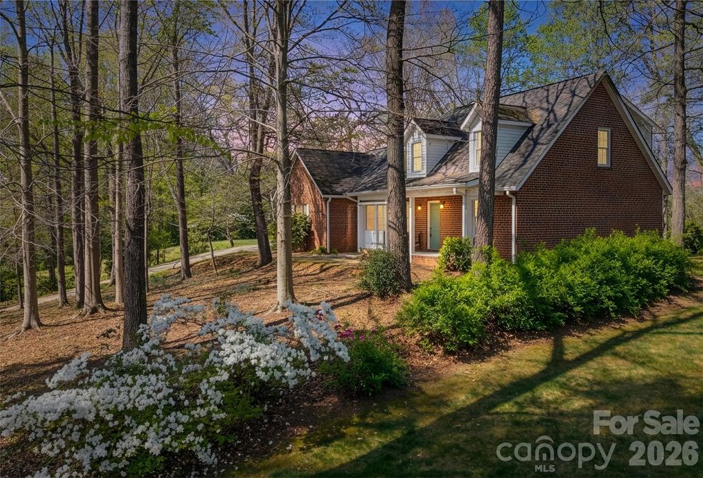 1421 Windsor Street NE, Lenoir, NC 28645