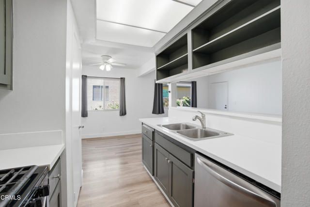 2057 Calle La Sombra 3, Simi Valley, CA 93063