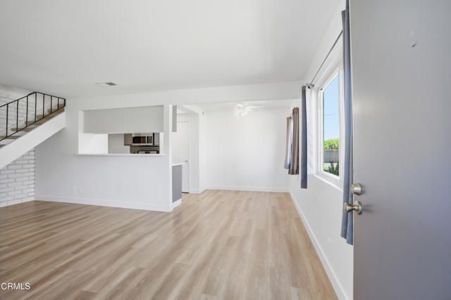 2057 Calle La Sombra 3, Simi Valley, CA 93063