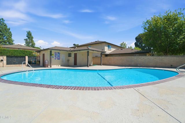 2057 Calle La Sombra 3, Simi Valley, CA 93063