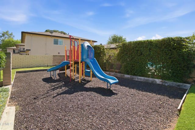 2057 Calle La Sombra 3, Simi Valley, CA 93063