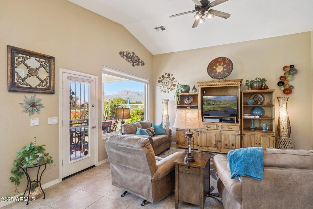 Image 11 of property listing at 6740 S FAIRWAY Drive, Gold Canyon, AZ 85118