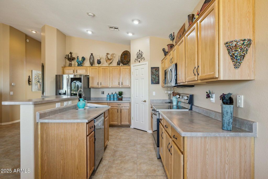 Image 15 of property listing at 6740 S FAIRWAY Drive, Gold Canyon, AZ 85118
