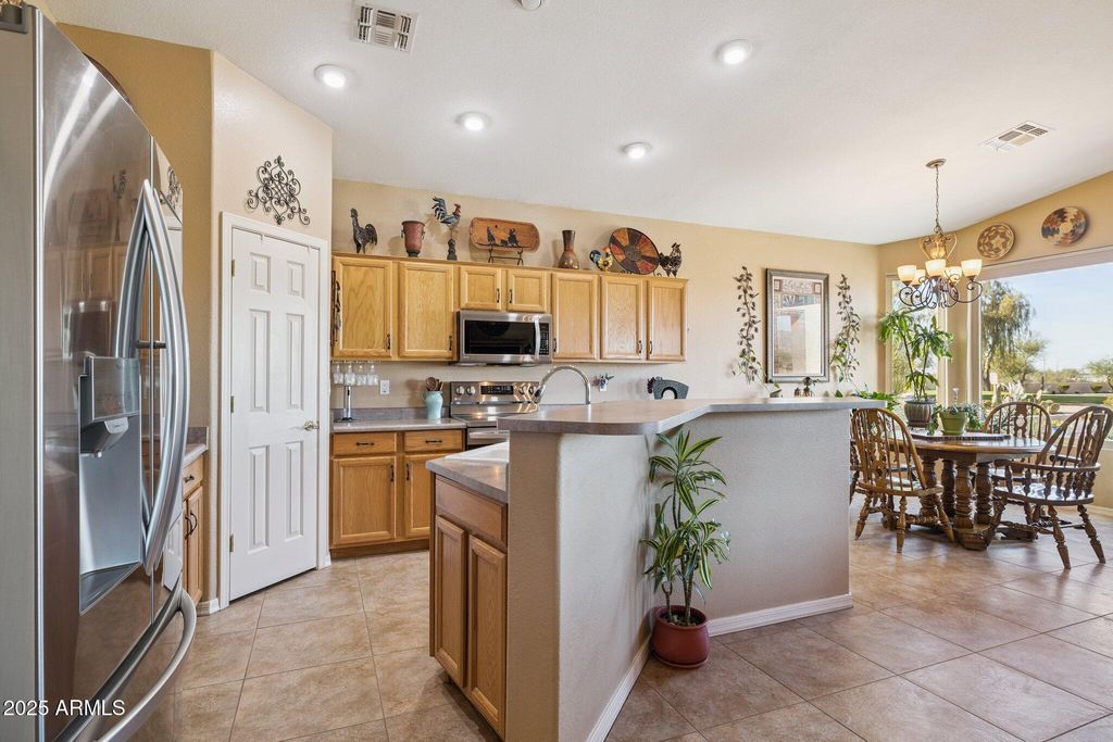 Image 16 of property listing at 6740 S FAIRWAY Drive, Gold Canyon, AZ 85118