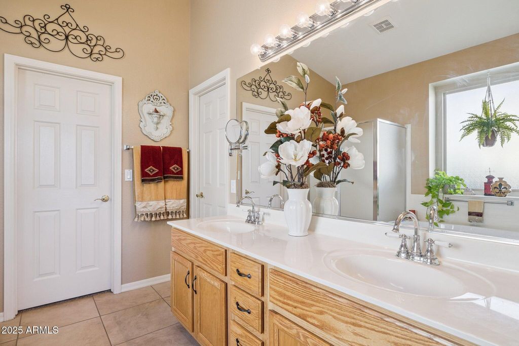 Image 21 of property listing at 6740 S FAIRWAY Drive, Gold Canyon, AZ 85118