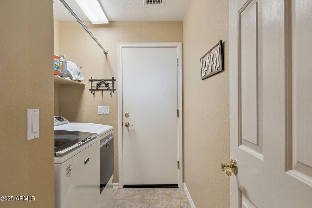 Image 31 of property listing at 6740 S FAIRWAY Drive, Gold Canyon, AZ 85118