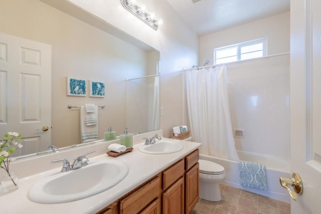 Image 27 of property listing at 4750 Sea Crest Drive, Seaside, CA 93955