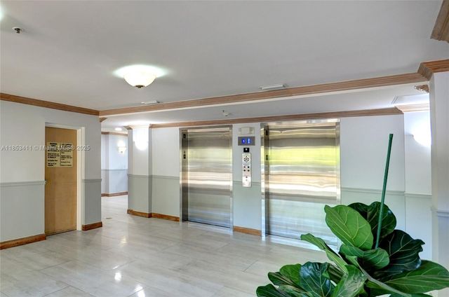 9805 NW 52nd St 213, Doral, FL 33178