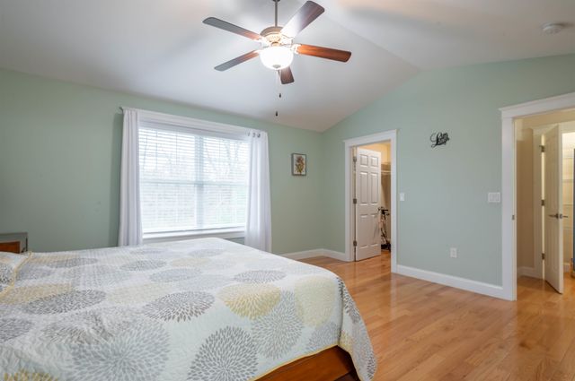 14 Weymouth Court, Hudson, NH 03051