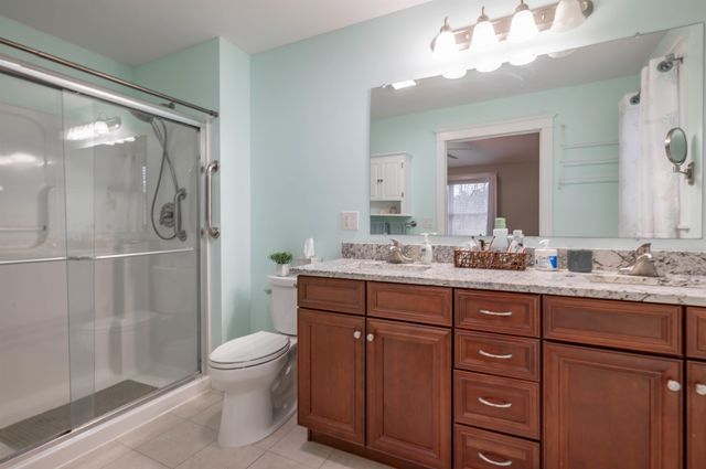 14 Weymouth Court, Hudson, NH 03051