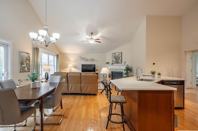14 Weymouth Court, Hudson, NH 03051