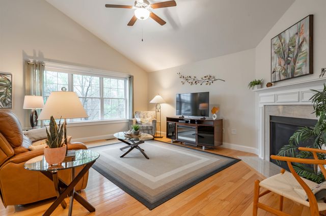 14 Weymouth Court, Hudson, NH 03051