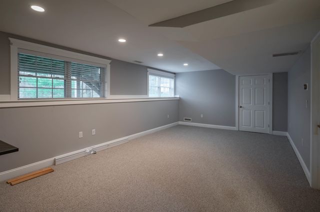 14 Weymouth Court, Hudson, NH 03051