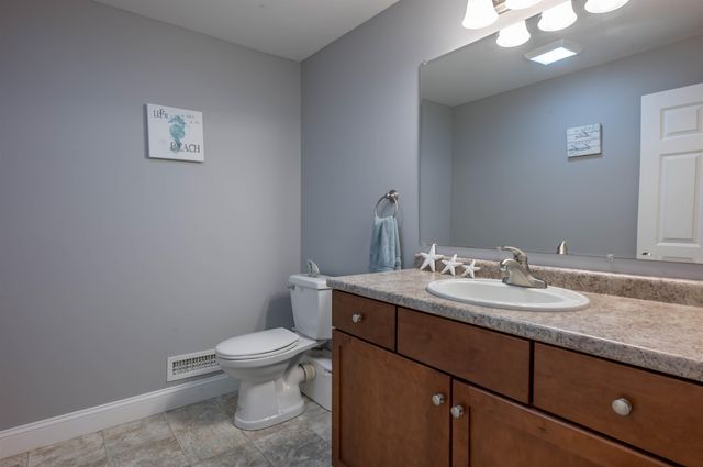 14 Weymouth Court, Hudson, NH 03051