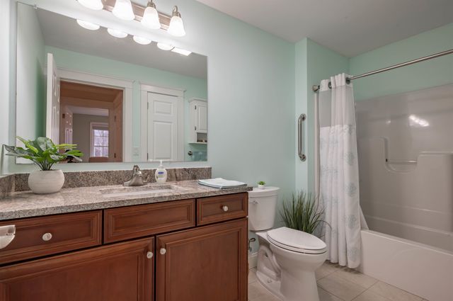 14 Weymouth Court, Hudson, NH 03051