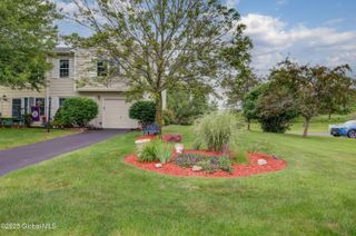 125 Bridgewood Lane, Colonie, NY 12189