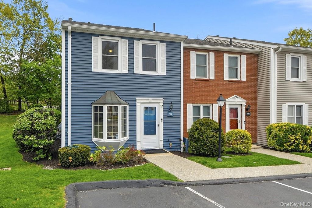708 Mallard Way, Peekskill, NY 10566
