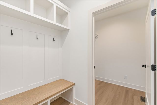 1560 NW Parkside Lane, Waukee, IA 50263