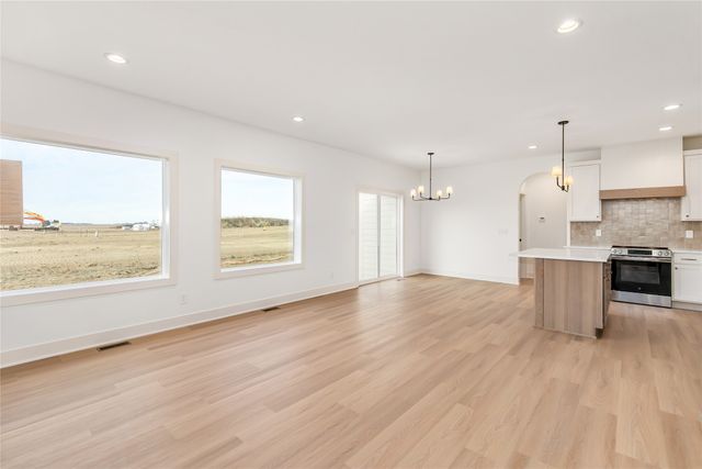 1560 NW Parkside Lane, Waukee, IA 50263