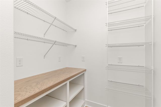 1560 NW Parkside Lane, Waukee, IA 50263