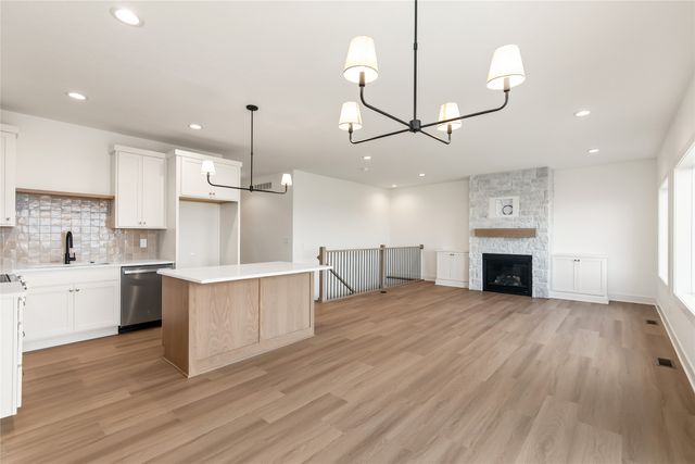 1560 NW Parkside Lane, Waukee, IA 50263