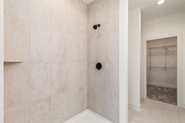 1560 NW Parkside Lane, Waukee, IA 50263