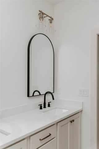 1560 NW Parkside Lane, Waukee, IA 50263