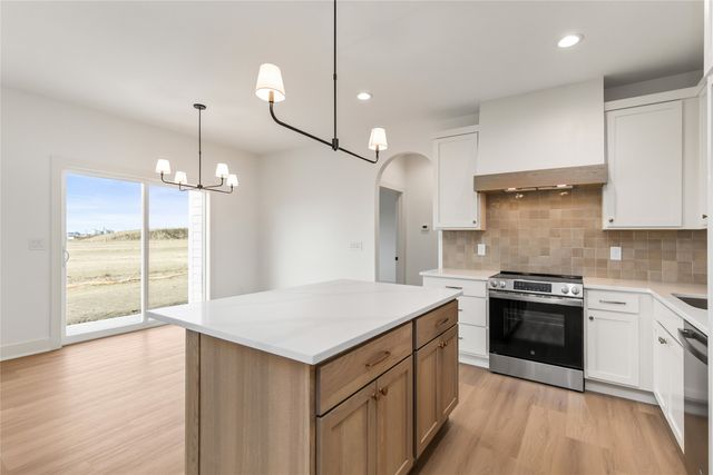 1560 NW Parkside Lane, Waukee, IA 50263