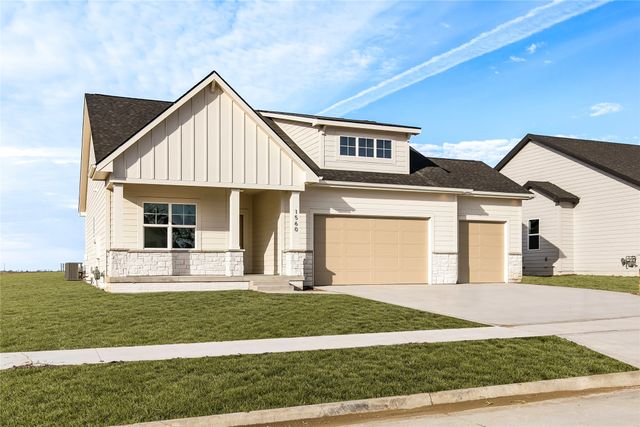 1560 NW Parkside Lane, Waukee, IA 50263