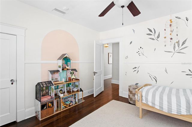 2810 W MORRISON AVENUE, Tampa, FL 33629