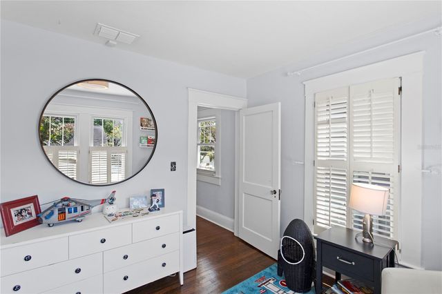 2810 W MORRISON AVENUE, Tampa, FL 33629