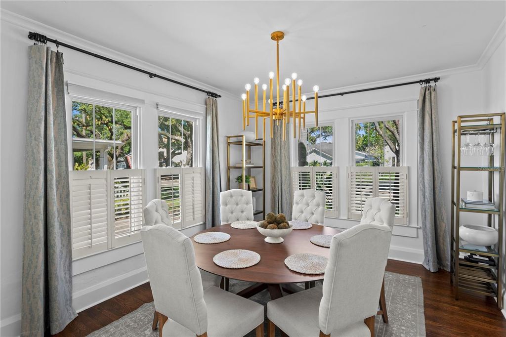 Image 11 of property listing at 2810 W MORRISON AVENUE, Tampa, FL 33629