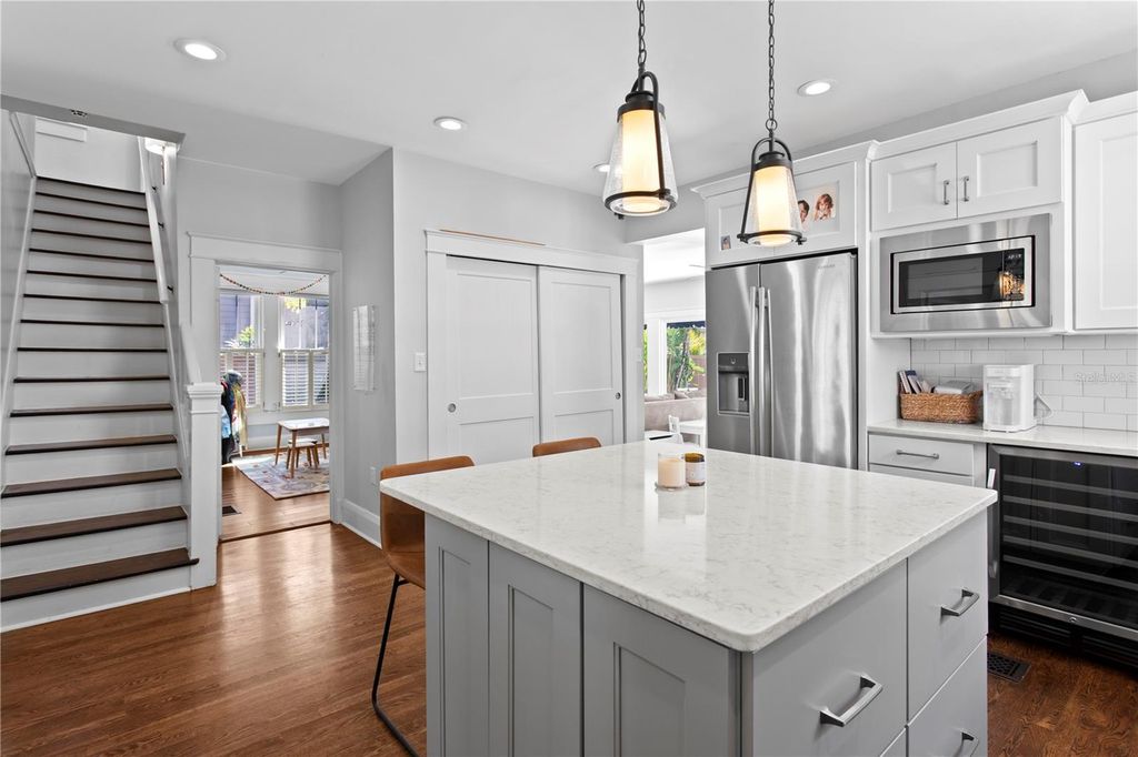 Image 17 of property listing at 2810 W MORRISON AVENUE, Tampa, FL 33629