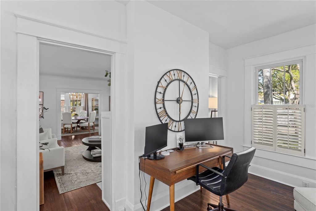 Image 25 of property listing at 2810 W MORRISON AVENUE, Tampa, FL 33629
