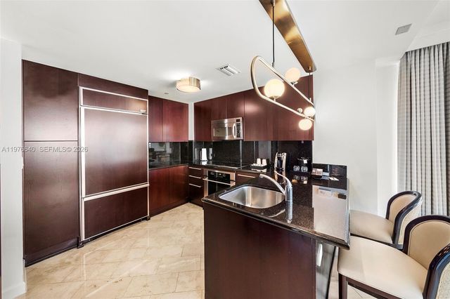 4391 Collins Ave 410, Miami Beach, FL 33140