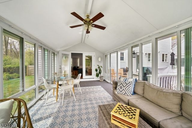 5 Fieldstone Dr, Washington Twp., NJ 07853