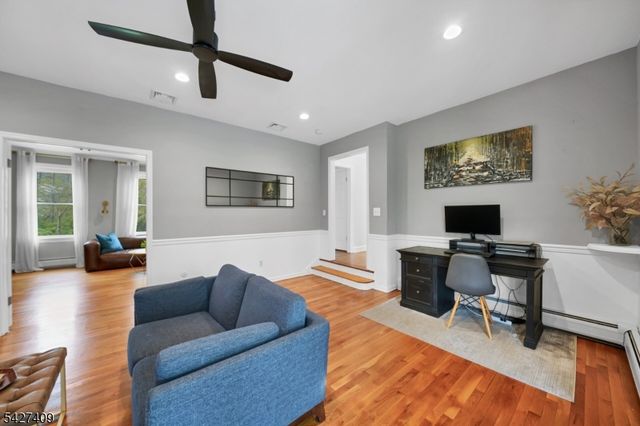 5 Fieldstone Dr, Washington Twp., NJ 07853