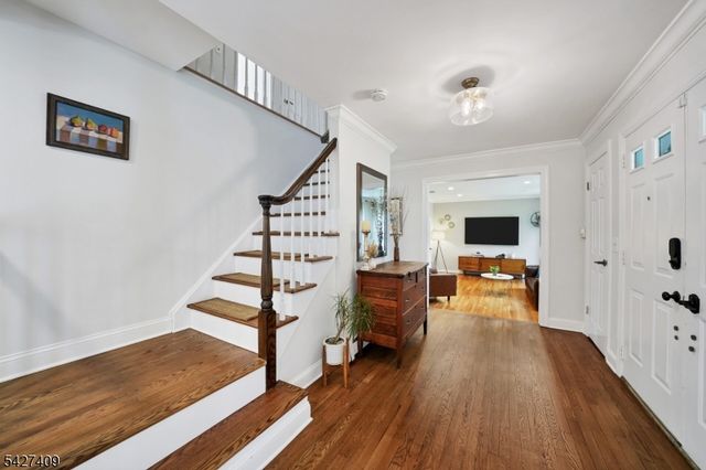 5 Fieldstone Dr, Washington Twp., NJ 07853