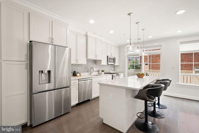 10353 MAIN ST, Fairfax, VA 22030