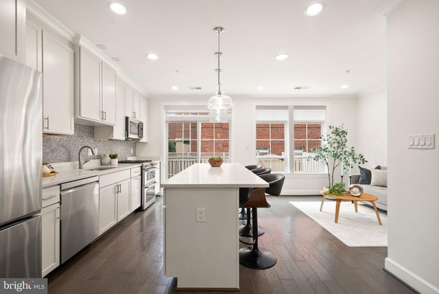 10353 MAIN ST, Fairfax, VA 22030