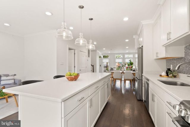 10353 MAIN ST, Fairfax, VA 22030