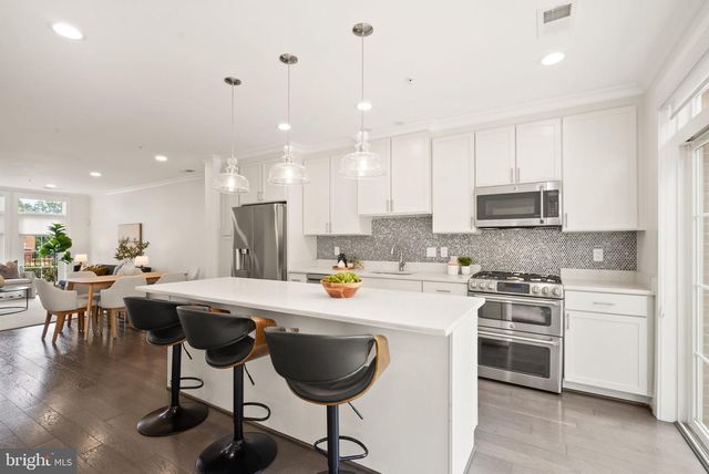 10353 MAIN ST, Fairfax, VA 22030
