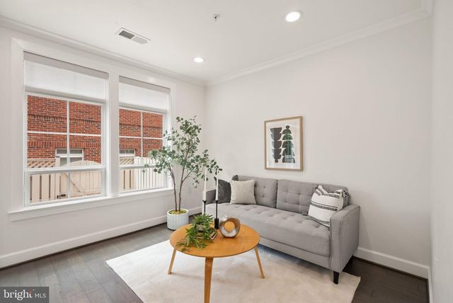 10353 MAIN ST, Fairfax, VA 22030