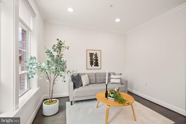 10353 MAIN ST, Fairfax, VA 22030