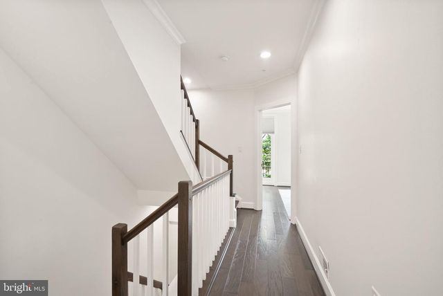 10353 MAIN ST, Fairfax, VA 22030