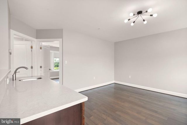 10353 MAIN ST, Fairfax, VA 22030