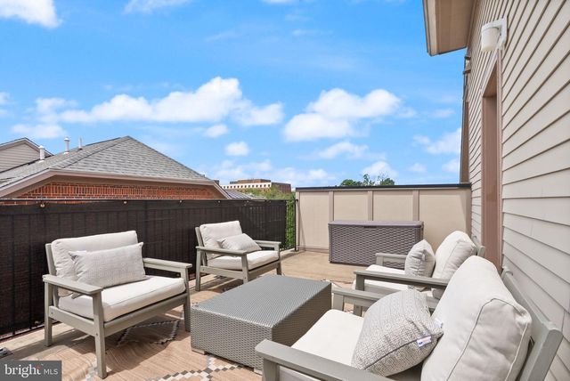 10353 MAIN ST, Fairfax, VA 22030