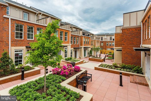 10353 MAIN ST, Fairfax, VA 22030