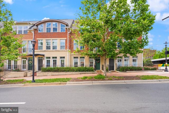 10353 MAIN ST, Fairfax, VA 22030